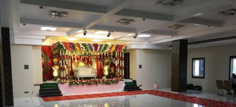 A K广场公寓(A K Plaza)图片