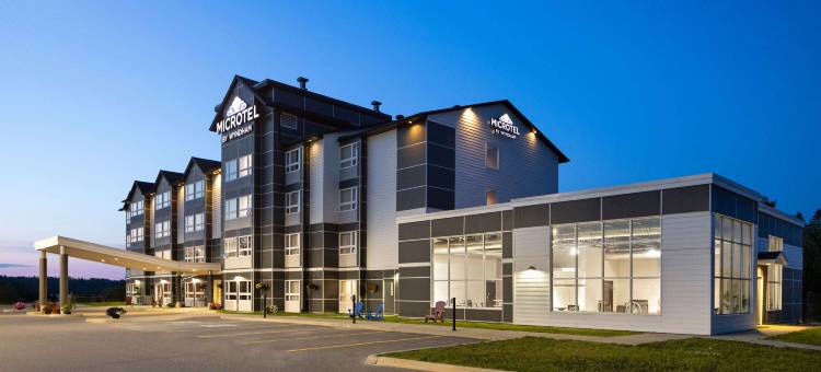 麦客达温德姆柯克兰莱克酒店(Microtel Inn & Suites by Wyndham Kirkland Lake)图片