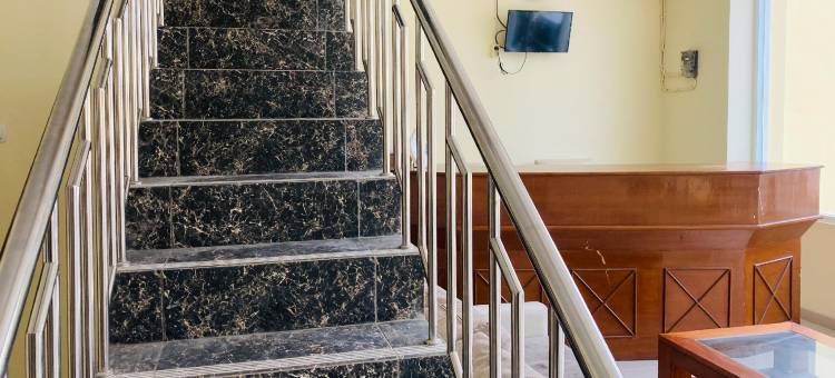 红门酒店-近巴拉贡购物中心三宝垄2号(RedDoorz near Paragon Mall Semarang 2)图片