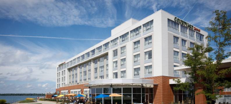 伊利湖湾万怡酒店(Courtyard Erie Bayfront)图片