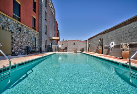 Hampton Inn & Suites Scottsdale at Talking Stick Hotel Overview