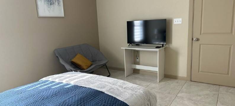Cozy 3-bedroom townhome, best location in North Laredo. Sleeps 6-8.图片