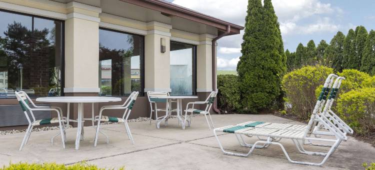 锡卡莫尔-迪卡尔布凯艺酒店(Quality Inn Sycamore - DeKalb)图片