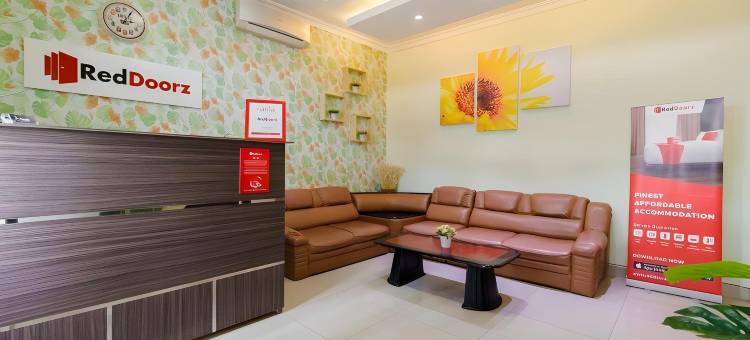 红多兹伊斯兰酒店-近武吉丁宜2号钟楼(RedDoorz Syariah Near Jam Gadang Bukittinggi 2)图片