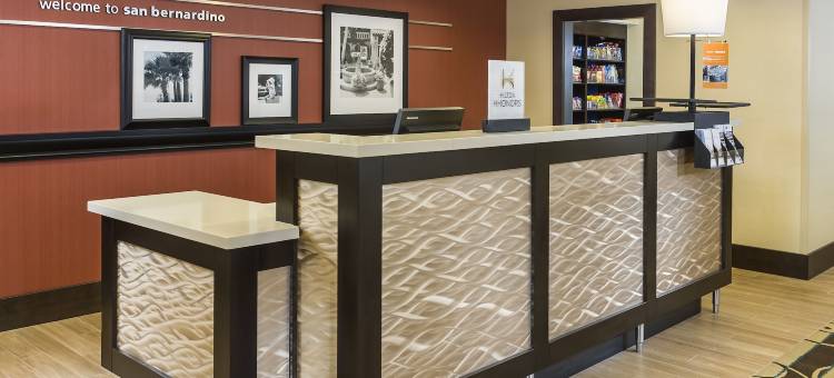 希尔顿欢朋套房酒店-圣贝纳迪诺(Hampton Inn & Suites San Bernardino)图片