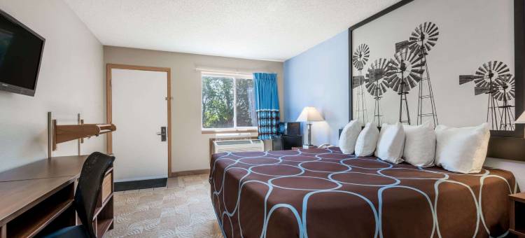 伯洛伊特速8酒店(Super 8 by Wyndham Beloit KS)图片