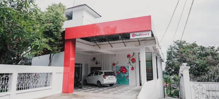 红多兹伊斯兰酒店-近占碑阿拉法医院(RedDoorz Syariah Near Arafah Hospital Jambi)图片