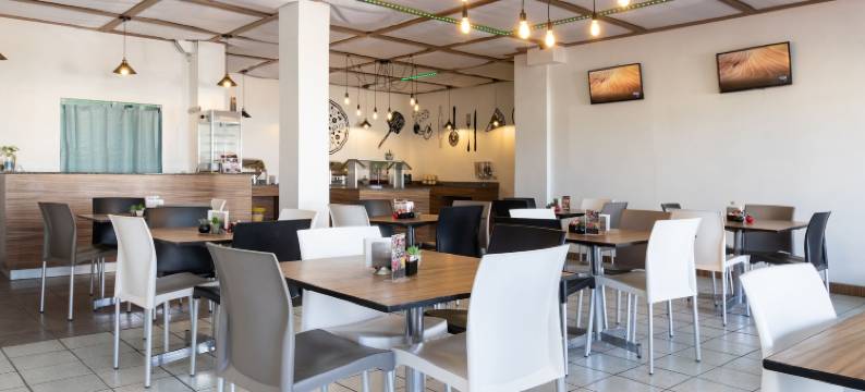 OYO赤湾酒店，奇瓦瓦球场(OYO Hotel Real Del Sur, Estadio Chihuahua)图片