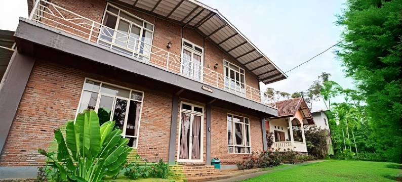 塔拉瓦斯皇家大房车酒店(Royal Hotel and Outbound Trawas)图片