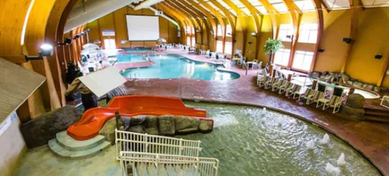 蔓越莓乡间山林小屋酒店(Cranberry Country Lodge)图片