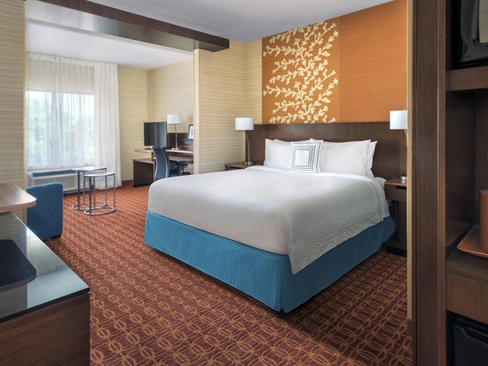 威尔明顿纽卡斯尔万枫酒店及套房