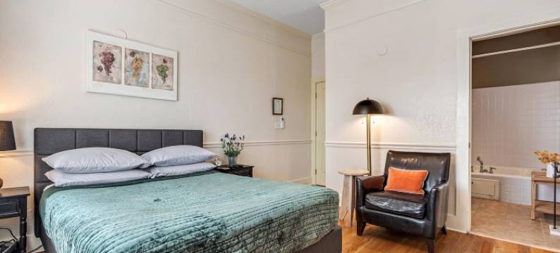 红棕熊溪边住宿加早餐旅馆(Cinnamon Bear Creekside Inn)图片