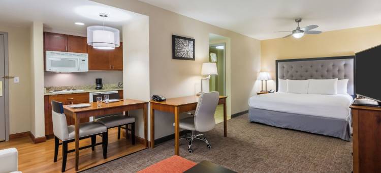 圣路易斯河港机场西长住套房酒店(Larkspur Landing Extended Stay Suites St Louis Riverport)图片