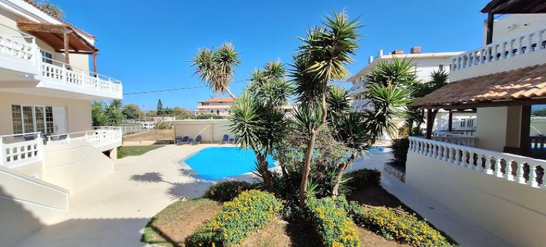 佩尔拉海滩(Perla Beach)图片