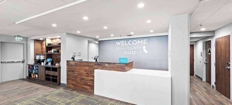 洛杉矶机场欢朋酒店，加州(Hampton Inn by Hilton Los Angeles Airport)图片