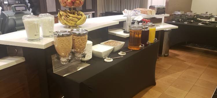 普拉森特山索尼斯塔精选酒店(Sonesta Select Pleasant Hill)图片