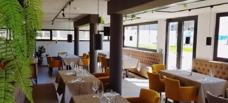 波兹塔纳海滩酒店(Beach Hotel Božikovina)图片