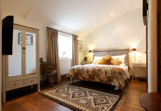 Mr & MRS Smith Eckington ManorHotel Overview