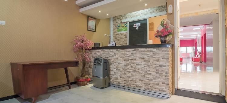 红多兹酒店-近三宝垄MT哈尔优诺(RedDoorz Near MT Haryono Semarang)图片