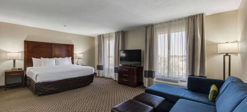 洛根-近大学舒适酒店(Comfort Inn & Suites Logan Near University)图片