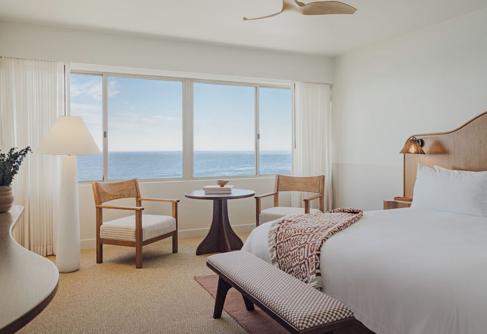 Casa Loma Beach Hotel Hotel Overview