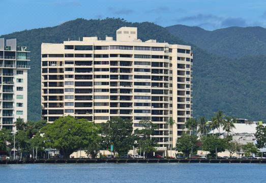 Cairns Aquarius Hotel Overview
