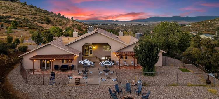 新豪华普雷斯科特猞猁B B 4k平方英尺，可住22人(New Luxury Prescott Lynx B B 4k ft2 Sleeps 22)图片