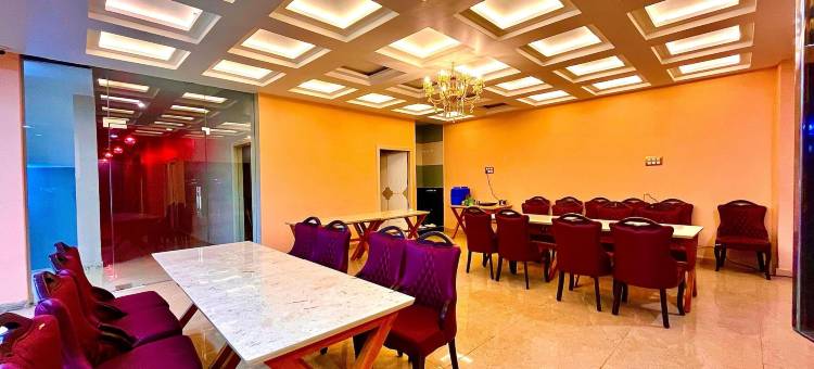 西亚瓦尔宫殿(Siyavar Palace)图片