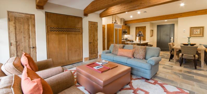 红门开间酒店客房(Studio Hotel Room)图片