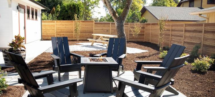 指南针麦克明维尔(the compass mcminnville)图片