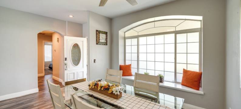 私人泳池和露台：宠物友好的贝克斯菲尔德瑰宝(Private Pool & Patio: Pet-Friendly Bakersfield Gem)图片