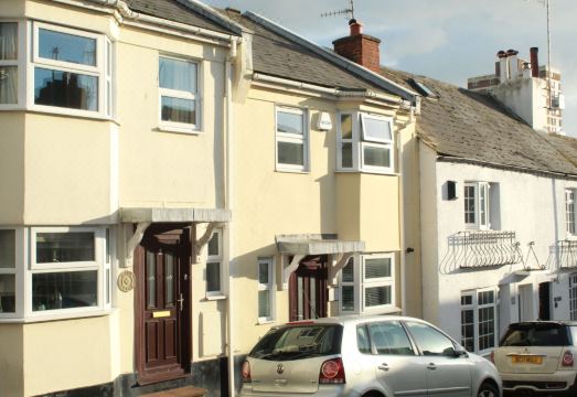 3Br Central Patio Home with ParkingHotel Overview