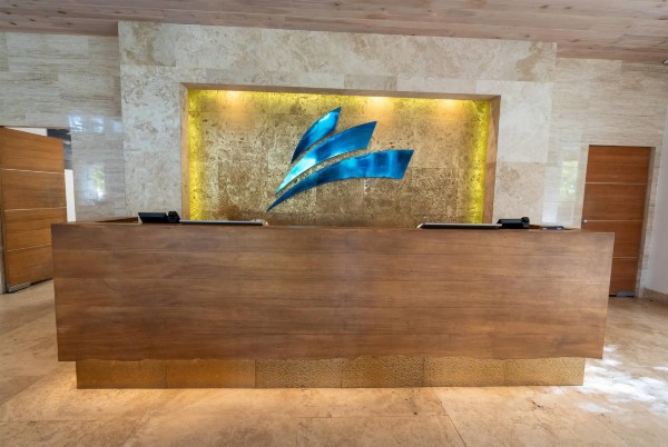 Hodges Bay Resort & SpaHotel Overview