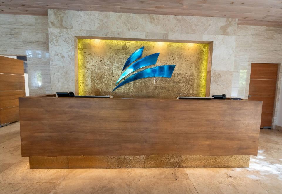 Hodges Bay Resort & SpaHotel Overview