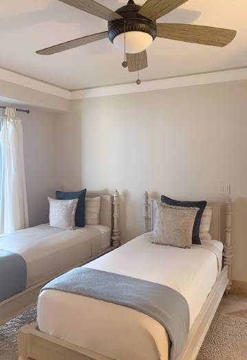 Designer Waterfront Villa with Sublime Views - Private & Exclusive. Free Kayaks.