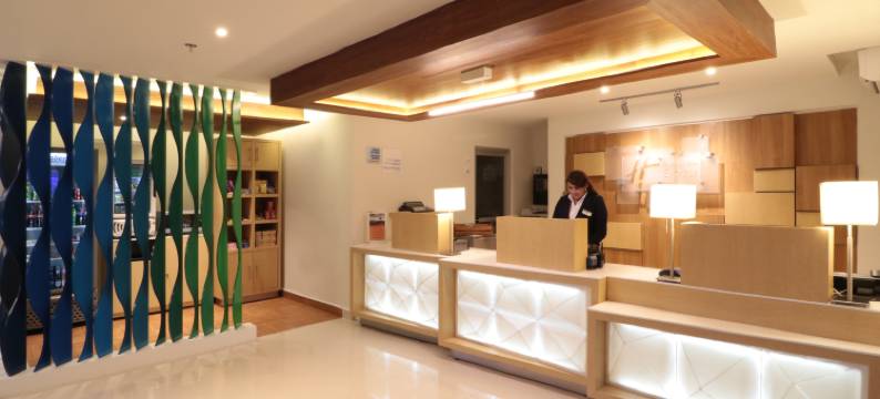 Holiday Inn Express 彼德拉斯内格拉斯(Holiday Inn Express PIEDRAS NEGRAS by IHG)图片