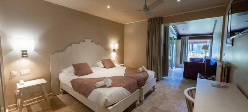 卡斯特尔卢贝龙酒店(Vacances Bleues Hôtel Castel Luberon)图片