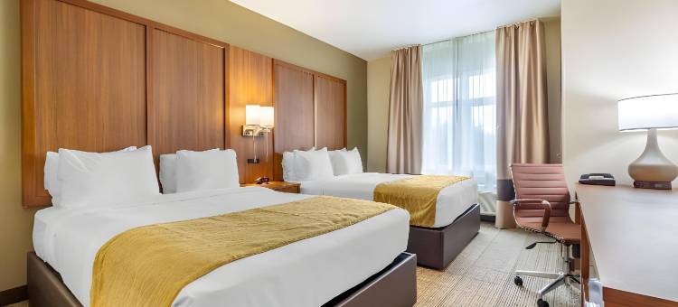 莱克伍德JBLM舒适套房酒店(Comfort Inn & Suites Lakewood by Jblm)图片