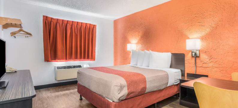 艾尔克格罗夫村6号汽车旅馆(Motel 6 Elk Grove Village, IL)图片