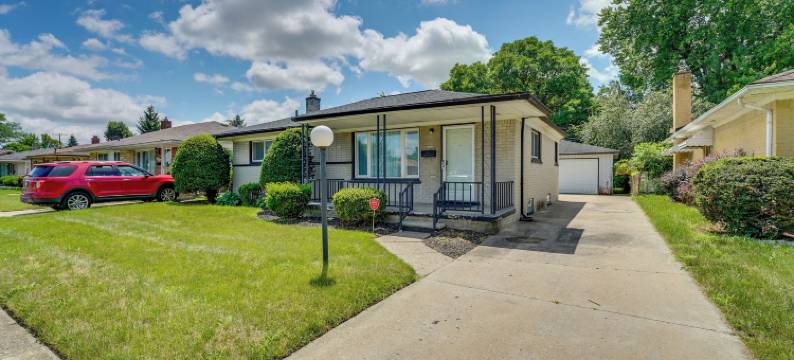 韦斯特兰之家，带庭院 ~ 距底特律市中心20英里！(Westland Home w/ Yard ~ 20 Mi to Downtown Detroit!)图片