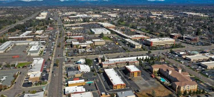 雷丁I-5附近凯艺酒店(Quality Inn Redding Near I-5)图片