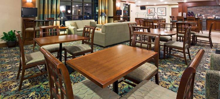 Staybridge Suites 密尔沃基机场南(Staybridge Suites Milwaukee Airport South)图片