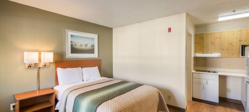 红屋顶 HomeTowne Studios 斯帕坦堡－阿什维尔公路店(HomeTowne Studios by Red Roof Spartanburg - Asheville Highway)图片