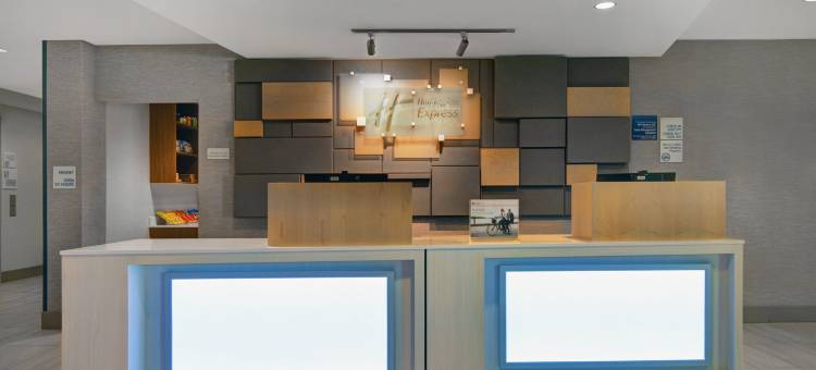 阿特莫尔智选假日酒店(Holiday Inn Express Atmore North)图片