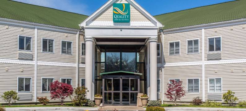 米德尔敦-纽波特凯艺套房酒店(Quality Inn and Suites Newport - Middletown)图片