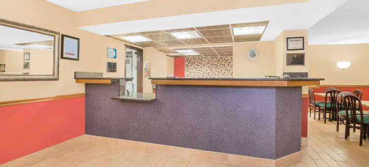 马绍尔速8酒店(Super 8 by Wyndham Marshalltown)图片