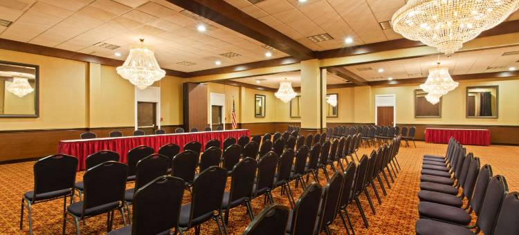 温德姆华美达-坦帕西岸机场南(Ramada by Wyndham Tampa Westshore Airport South)图片