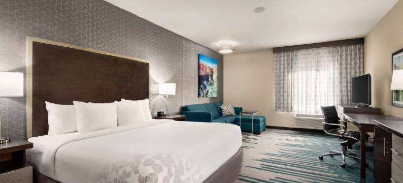 克洛维斯拉昆塔温德姆套房酒店(La Quinta Inn & Suites by Wyndham Clovis CA)图片