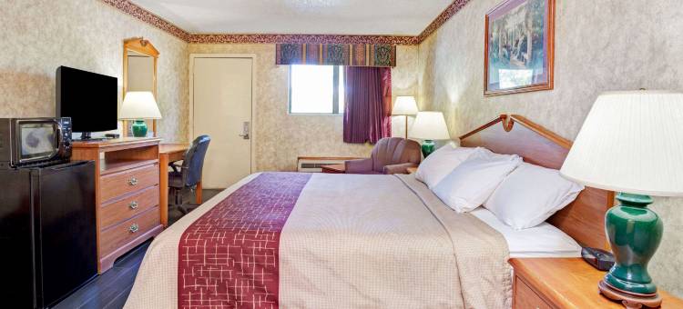 门罗戴斯酒店(Days Inn & Suites by Wyndham Monroe)图片