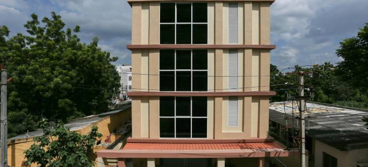 Treebo C 广场(Treebo C Plaza)图片